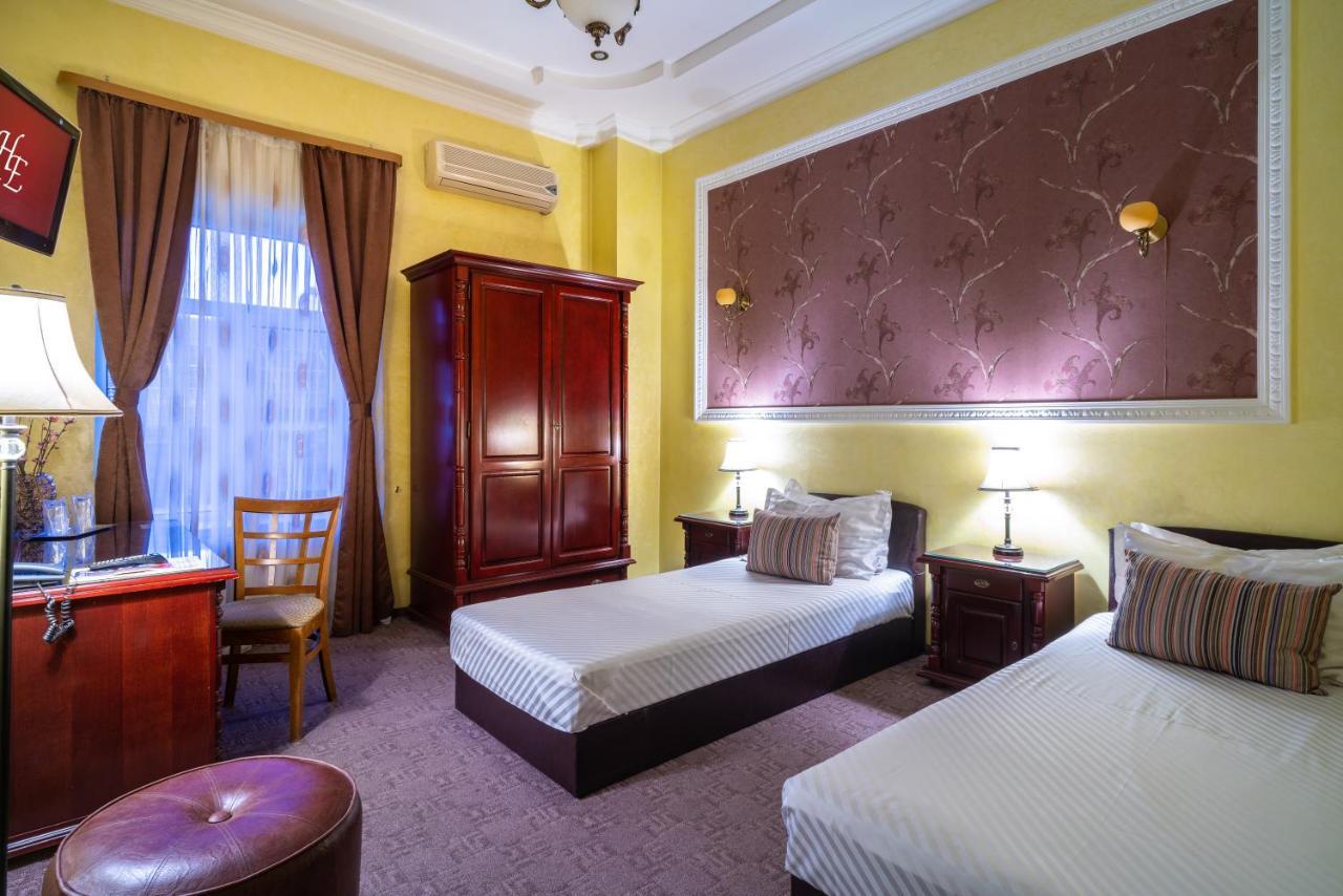 Hotel Europa Тиргу-Жіу Екстер'єр фото