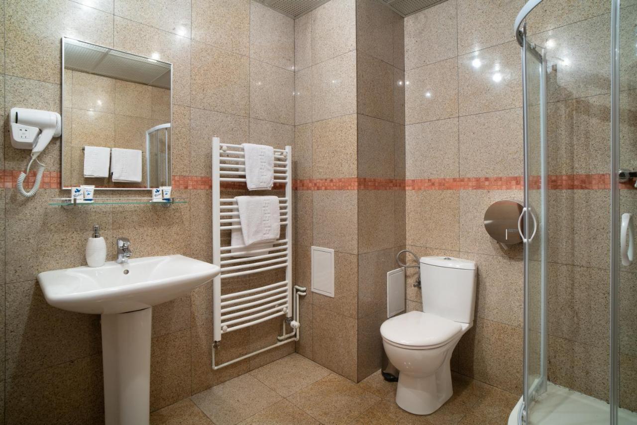 Hotel Europa Тиргу-Жіу Екстер'єр фото
