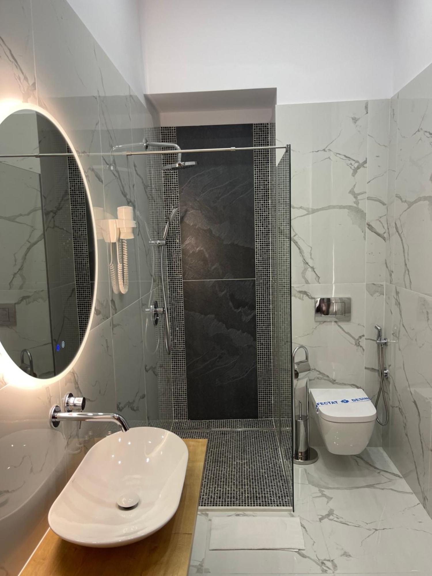 Hotel Europa Тиргу-Жіу Екстер'єр фото